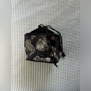 ThirtyOne Hedgehog design Cinch Bag/Organizer